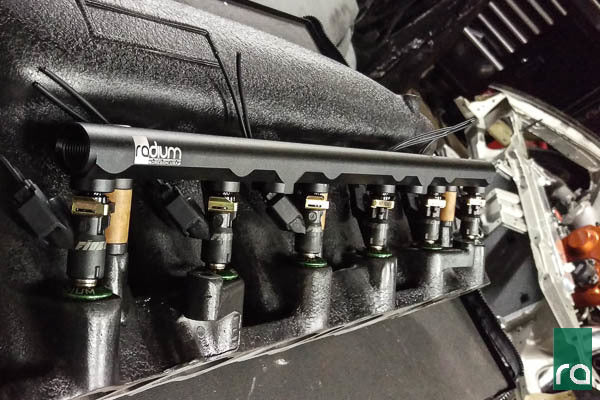 Radium Top Feed Conversion Fuel Rail - Nissan Skyline R33 (RB25DET)